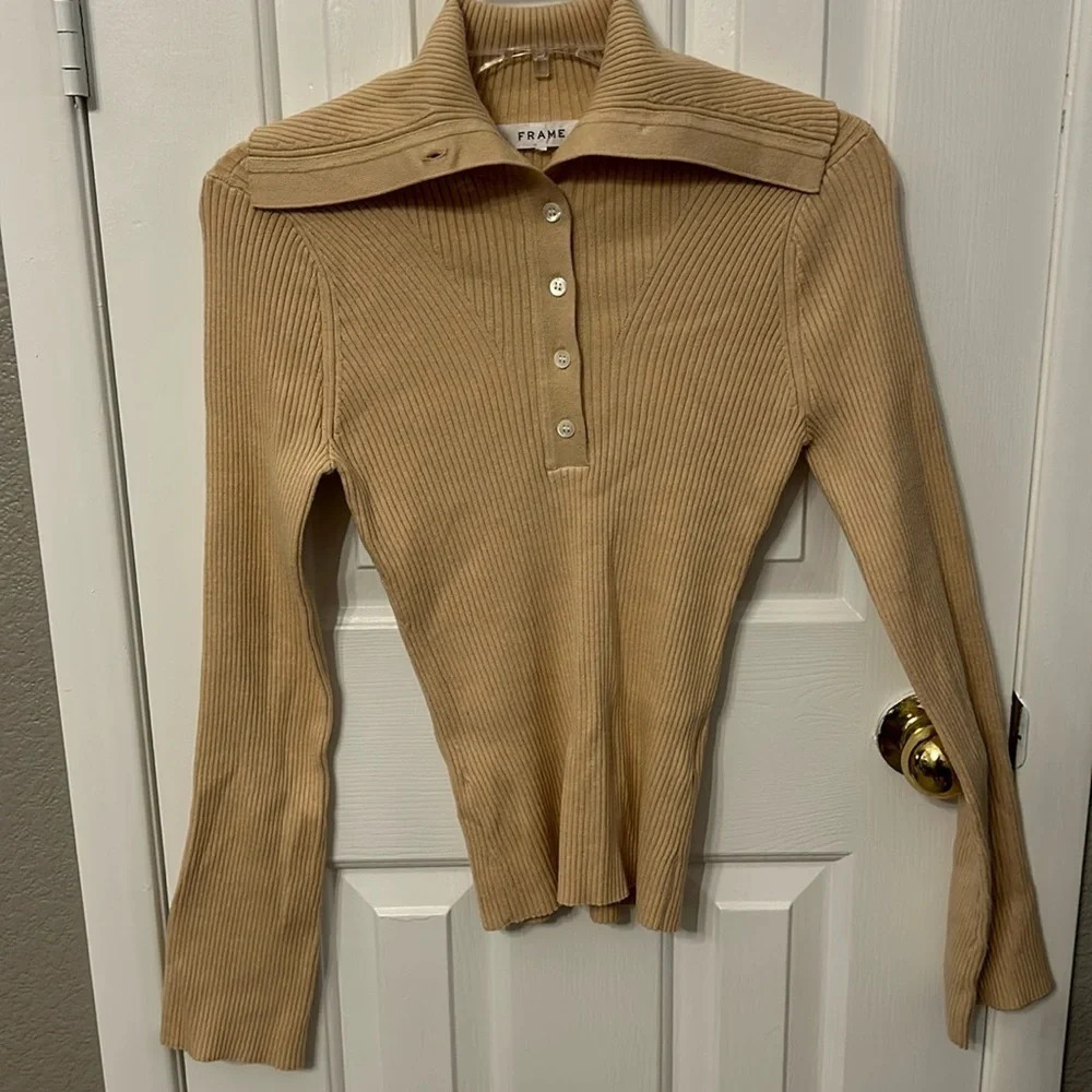 FRAME Women’s (XS) Beige Platter Collar NWOT Silk and Cotton Button Henley
